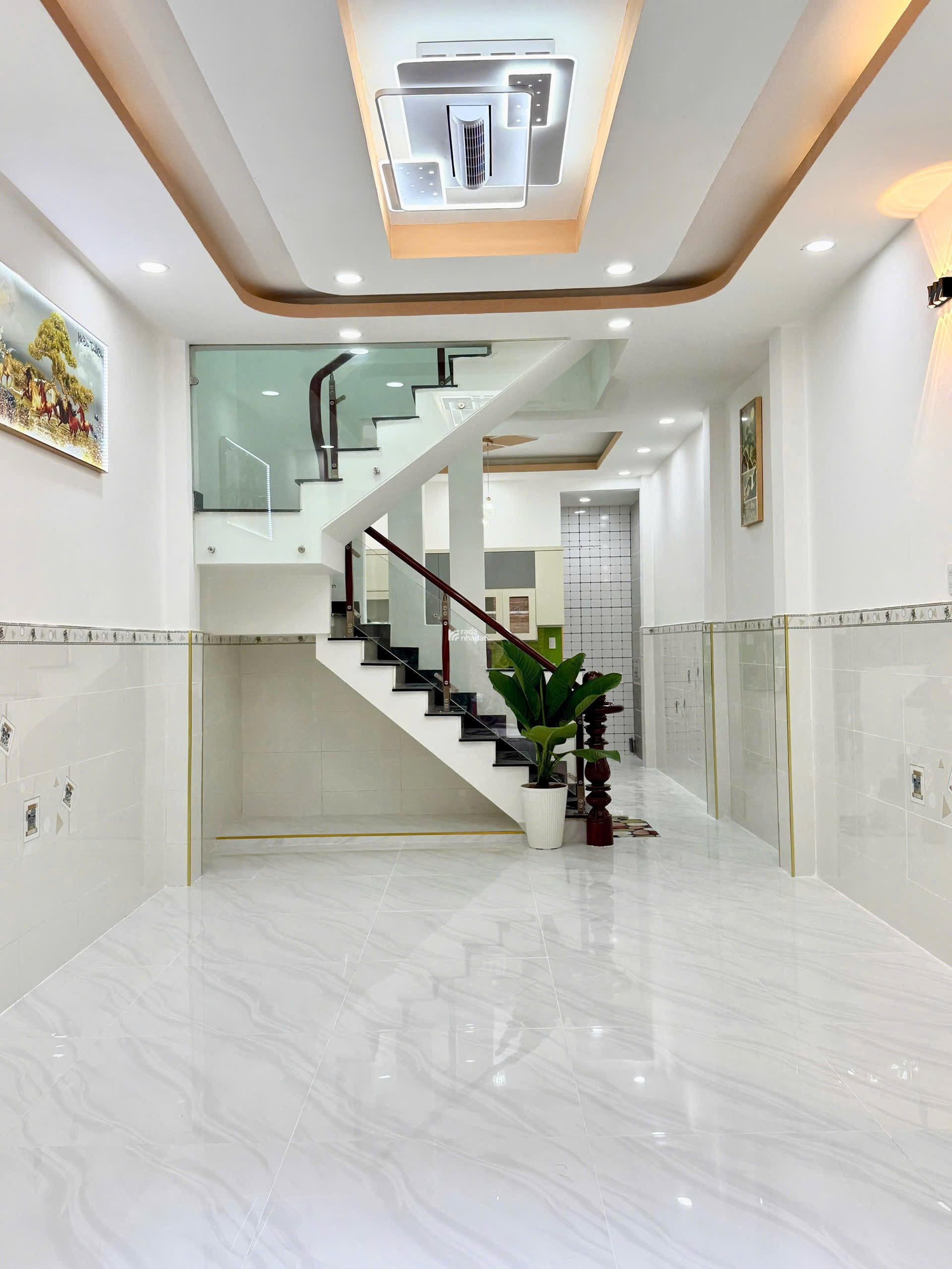 Bán nhà hẻm xe hơi chủ tặng nội thất 2tỷ980, DT 45m2 Đường 5A, phường Bình Hưng Hoà A, Bình Tân