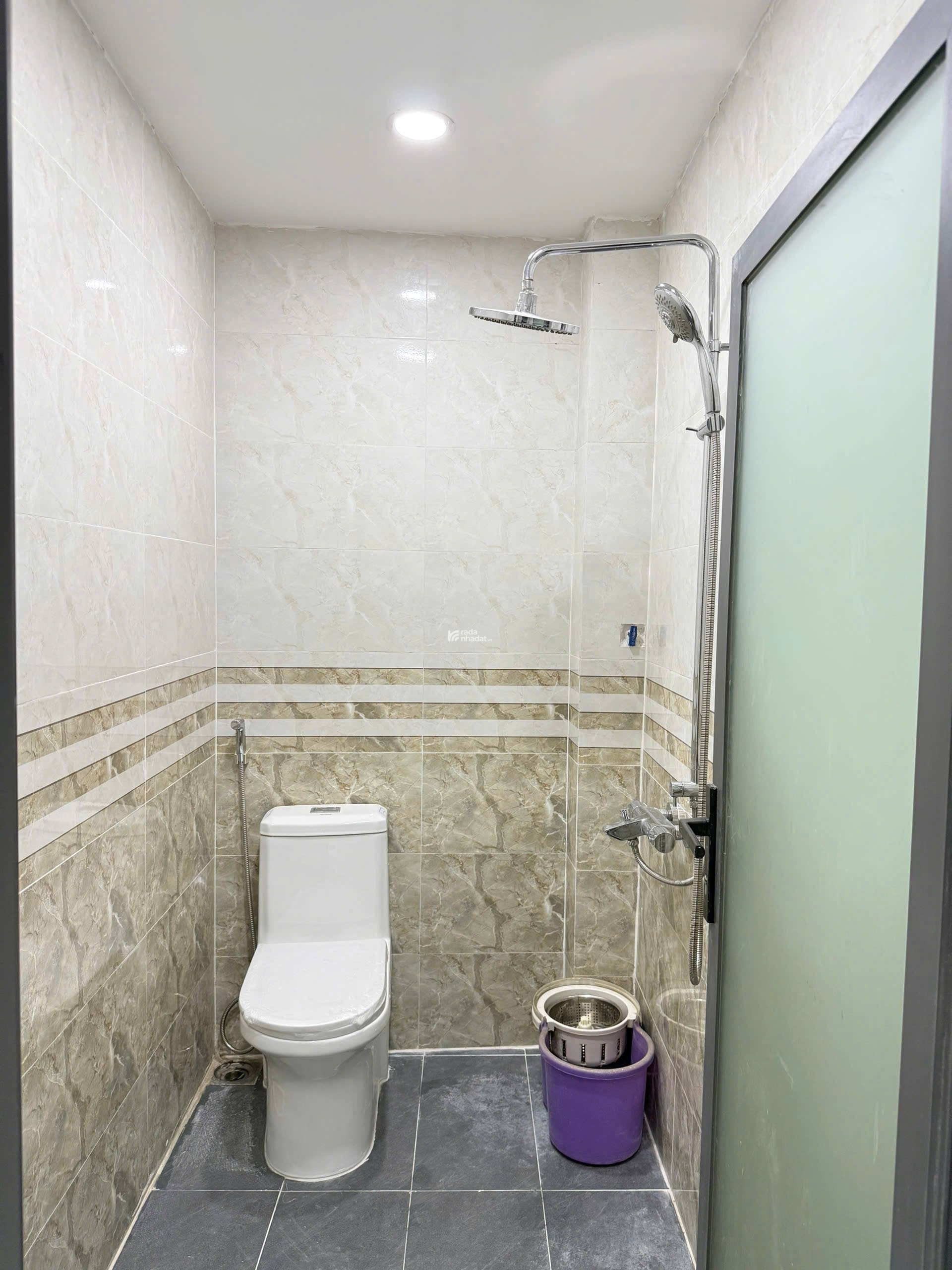 Bán nhà hẻm xe hơi chủ tặng nội thất 2tỷ980, DT 45m2 Đường 5A, phường Bình Hưng Hoà A, Bình Tân