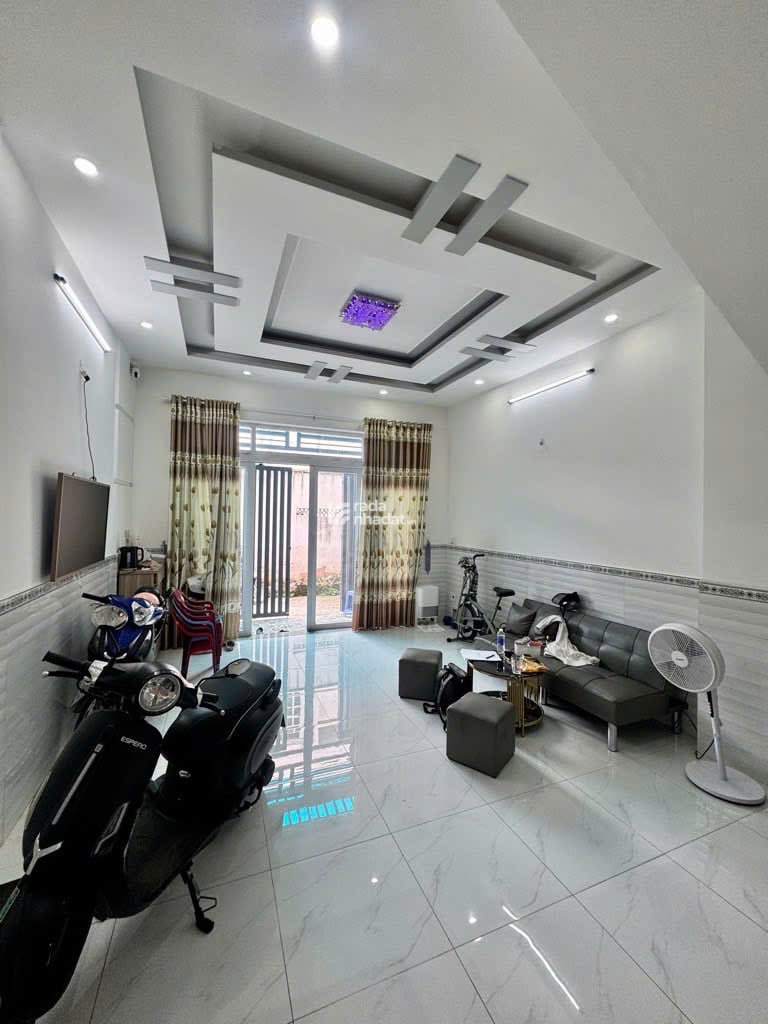 Nhà Phố  4PNgủ, 5WC  Ngay Cổng chính máy bia Heiniken Lê Văn Khương P Hiệp Thành Q 12