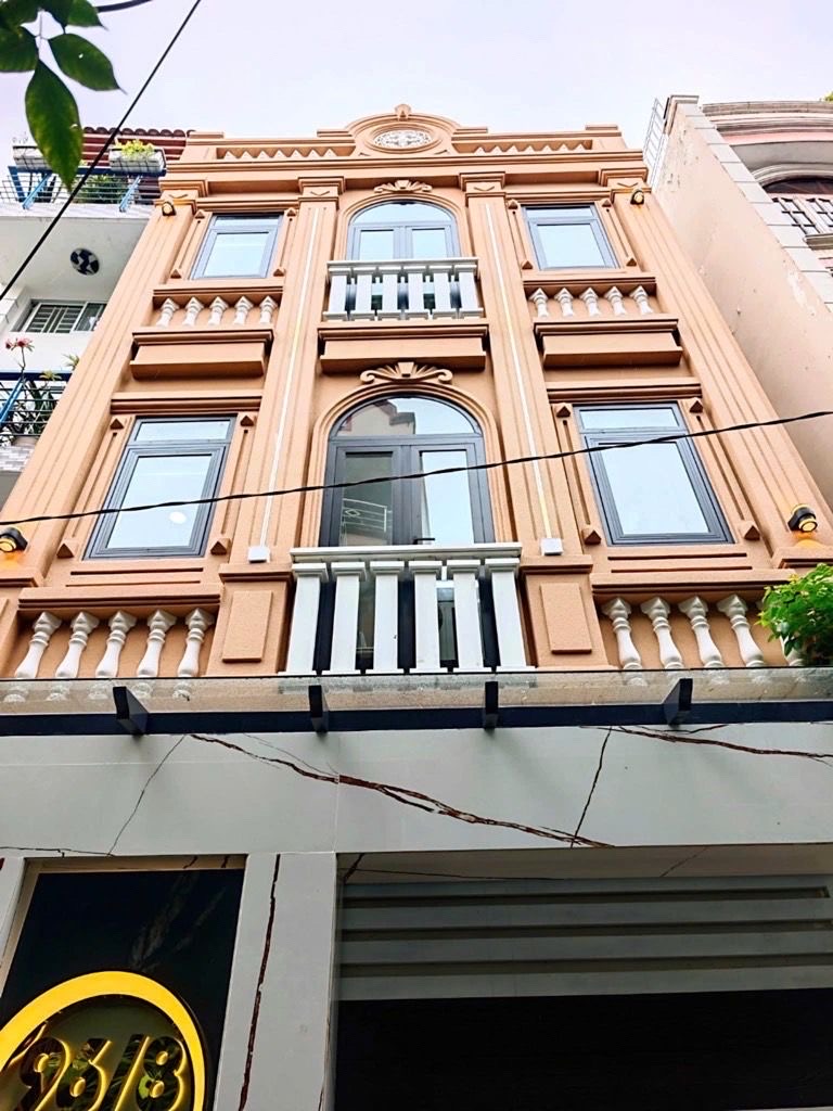 CĂN HỘ DỊCH VỤ CAO CẤP FULL NỘI THẤT - 12PN - NGAY NGUYỄN VĂN TRỖI - DOANH THU 90Tr THÁNG.