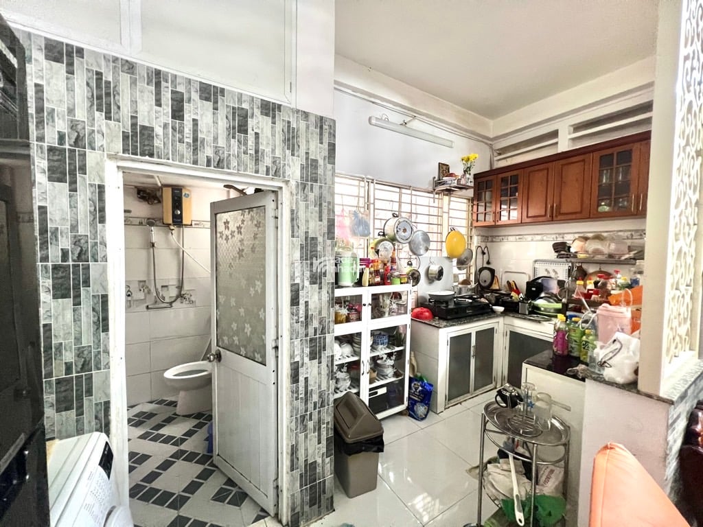 CHUNG CƯ ĐINH TIÊN HOÀNG, BÌNH THẠNH, 60M2 DỄ CẢI TẠO MỚI, GIẢM 550TR CHỈ CÒN 2.5T TL 