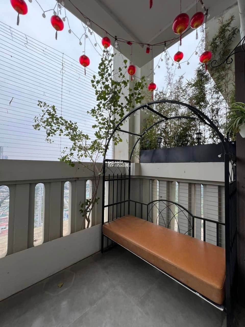 Chính chủ bán căn hộ Dt 100m2, 3N2VS, full nội thất tại dự án C14 Tố Hữu. Giá 5,7 tỷ. Lh 0866 839 ***