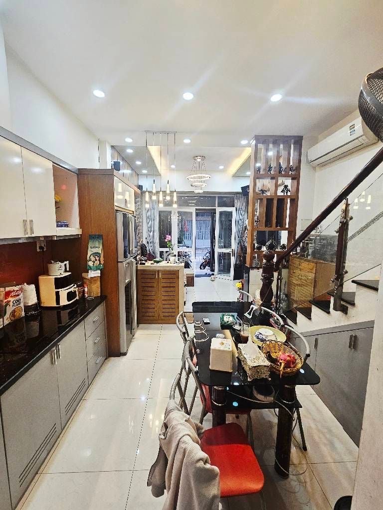 MẶT TIỀN ĐƯỜNG KINH DOANH - NHỈNH 8 TỎI - 36M2 - ĐƯỜNG 12M - NGANG 4 DÀI 10 - 4 TẦNG - 3PN,2WC - LÊ