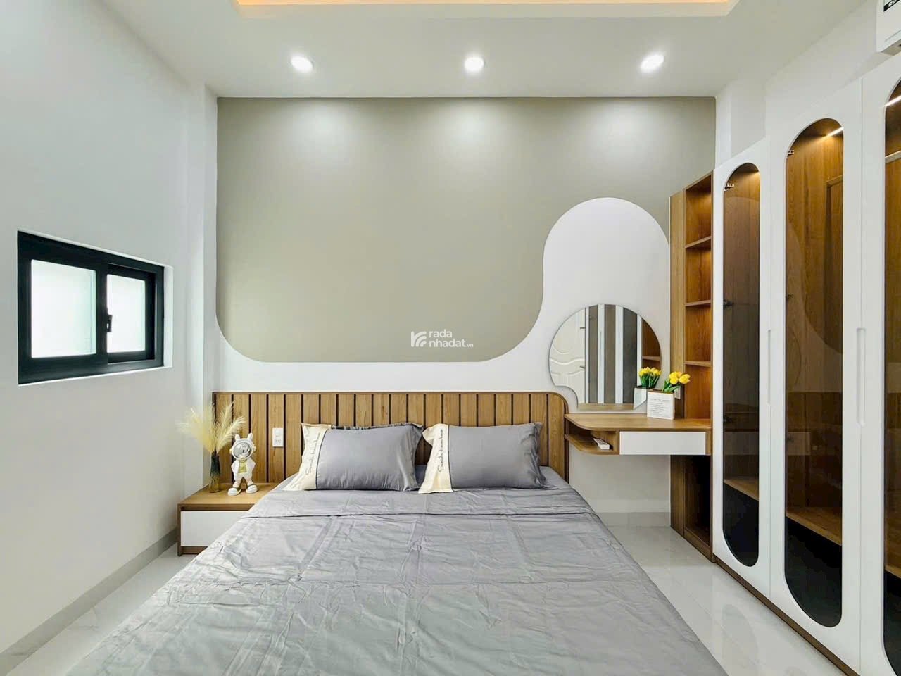 Nhanh tay gọi ngay Nhà Phạm Văn Hai Tân Bình Giá 3 tỷ 250 48,9 m2 1T2L sổ riêng