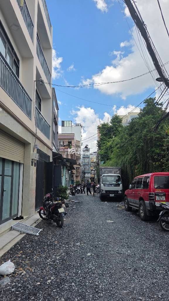 NHÀ 4 TẦNG  MỚI XÂY 100% CHỜ HOÀN CÔNG- HẺM XE TẢI- TẶNG NỘI THẤT CAO CẤP