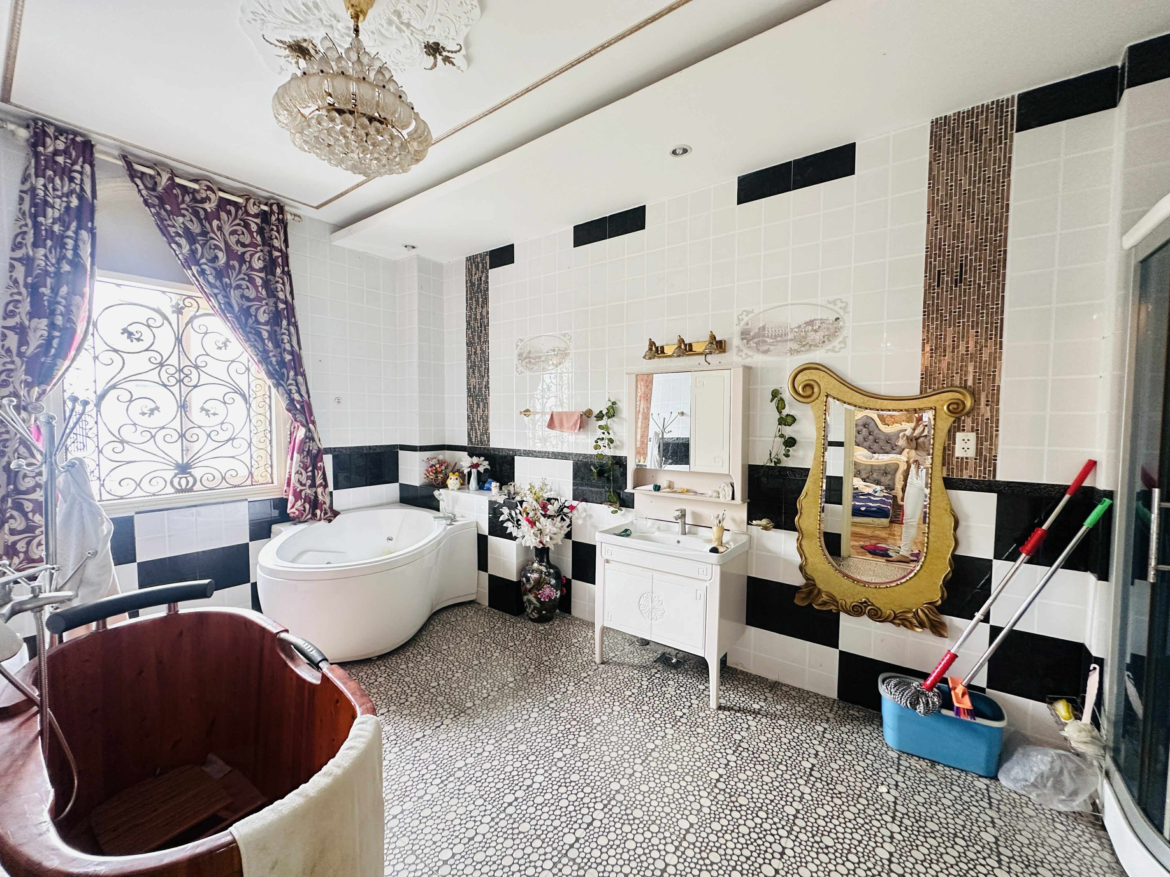 SIÊU BIỆT THỰ LUXURY LÊ QUANG ĐỊNH - 268M2 (930) - ĐỖ 3 Ô TÔ - CHÍNH CHỦ XÂY ĐẲNG CẤP