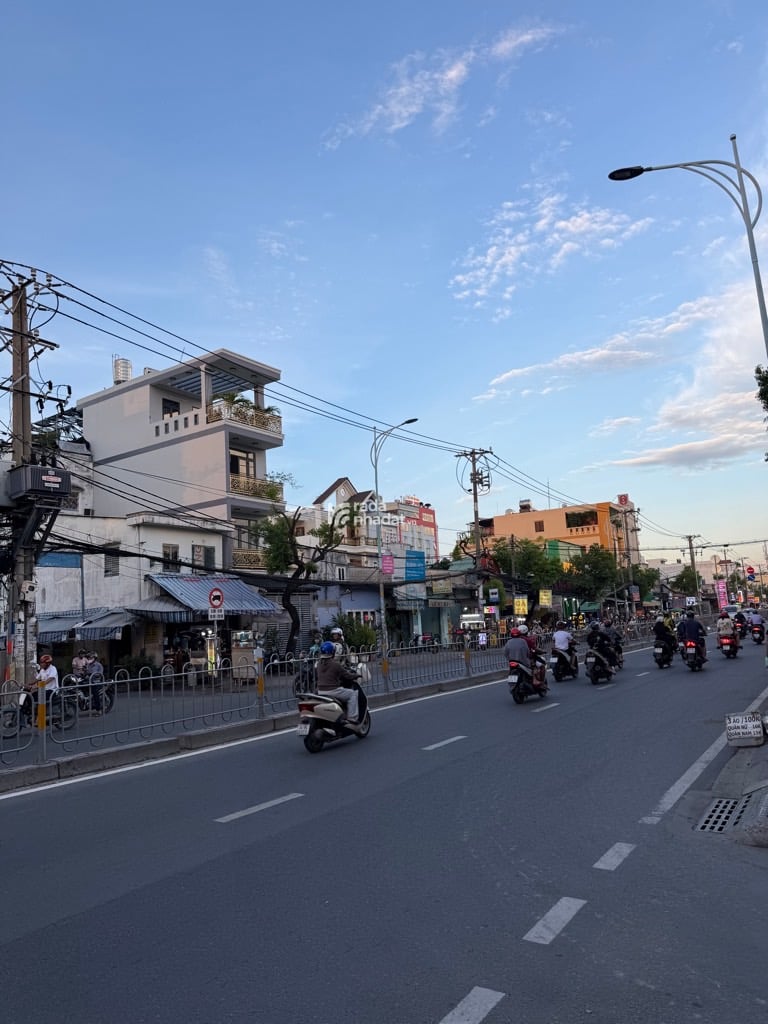 SIÊU PHẨM 5 TẦNG LÊ VĂN QUỚI - BÌNH TÂN - HẺM XE TẢI VI VU - NGANG BỀ THẾ 7M x 10M 