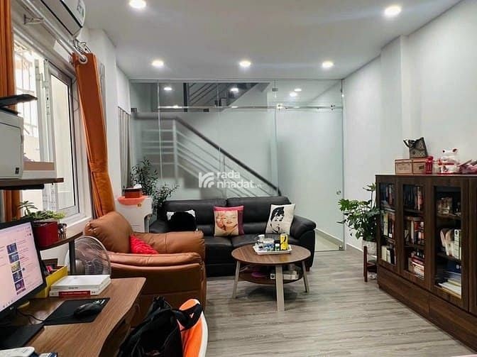 Kẹt tiền bán gấp nhà Lãnh Binh Thăng. Phường 8. Quận 11. Giá 6 tỷ 3