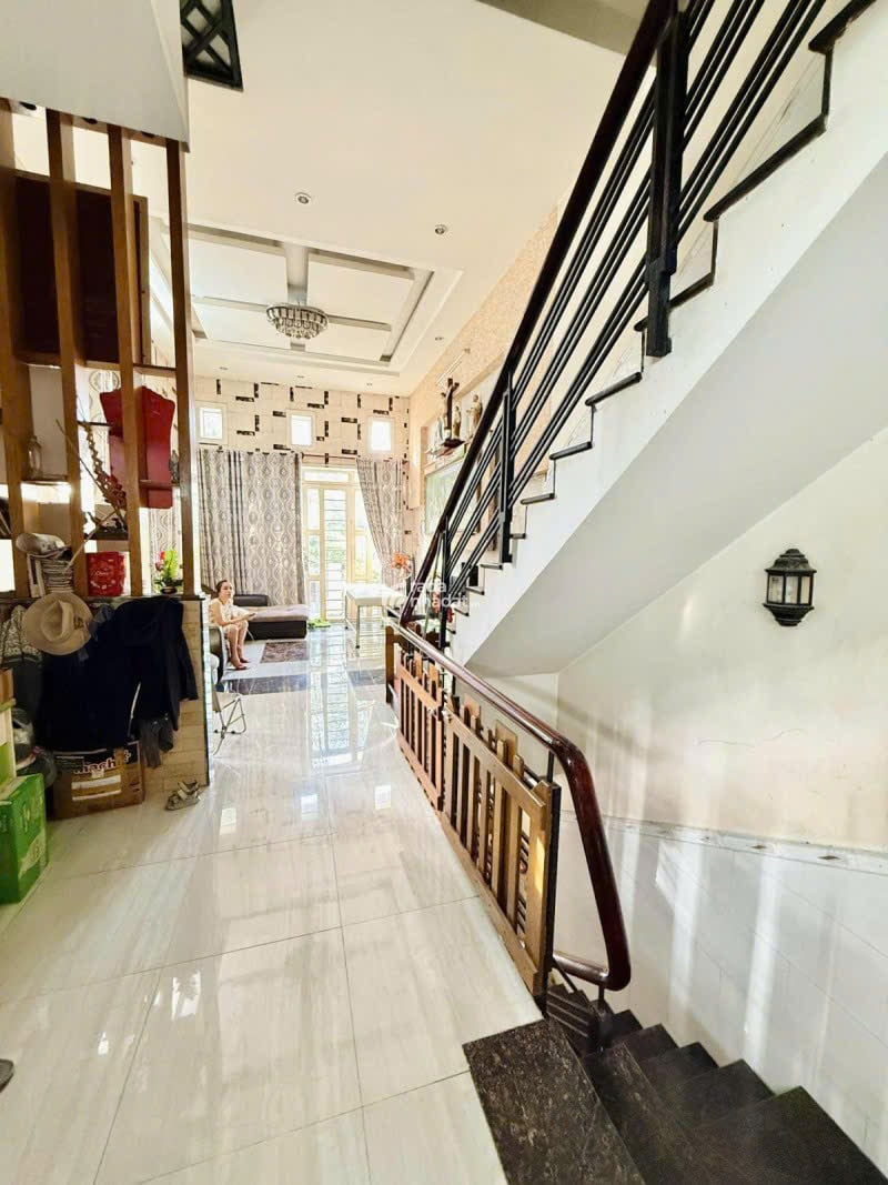 Nhà NGỘP hẻm 730 Lê Đức Thọ 90m2 ngang 4.1m 5 lầu gara view sông có PN người già 9.5 tỷ