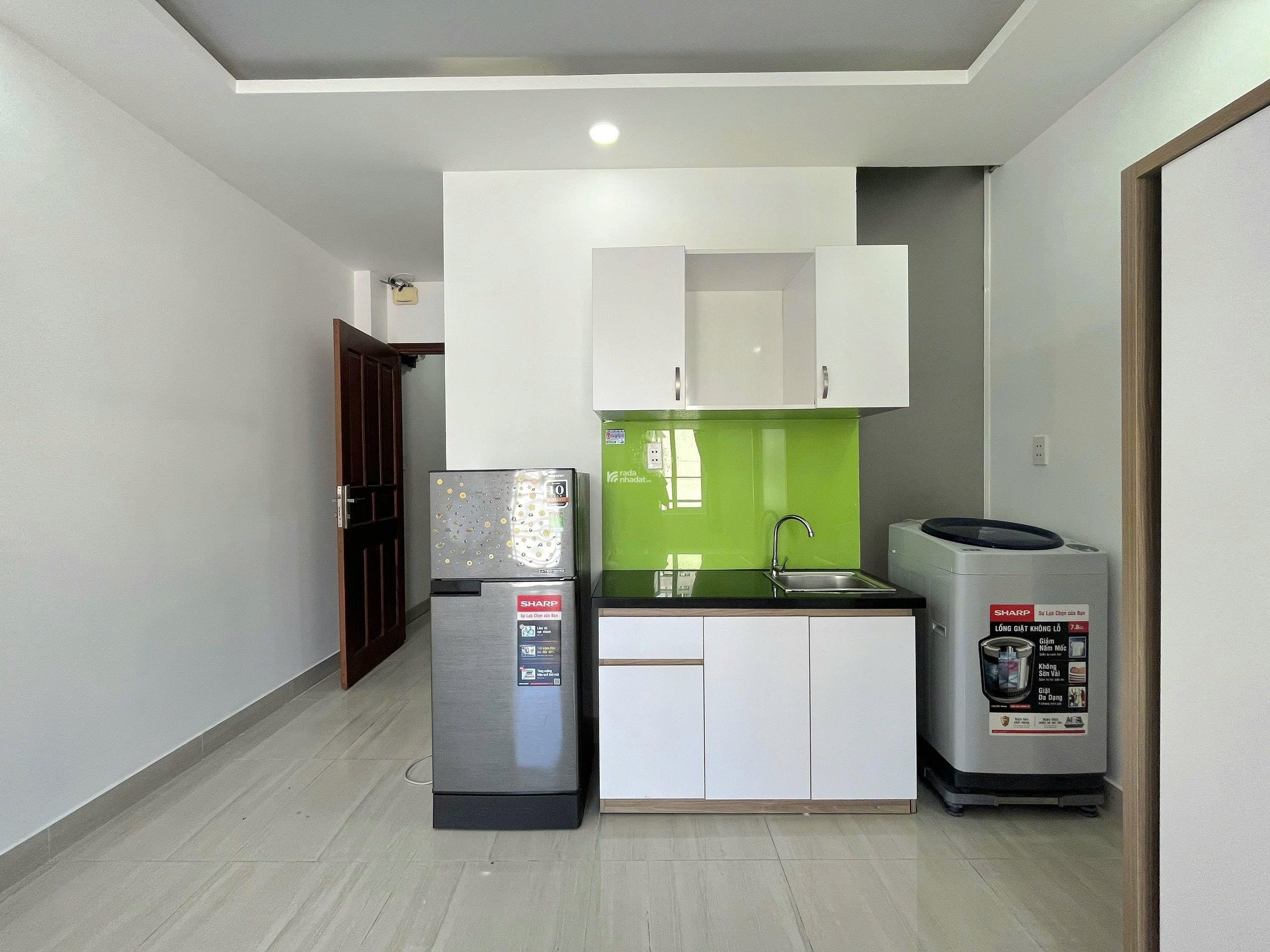 Cho thuê căn hộ quận 10, ban công lớn, thang máy, bảo vệ gần ĐH bách khoa, Huflit, UEH