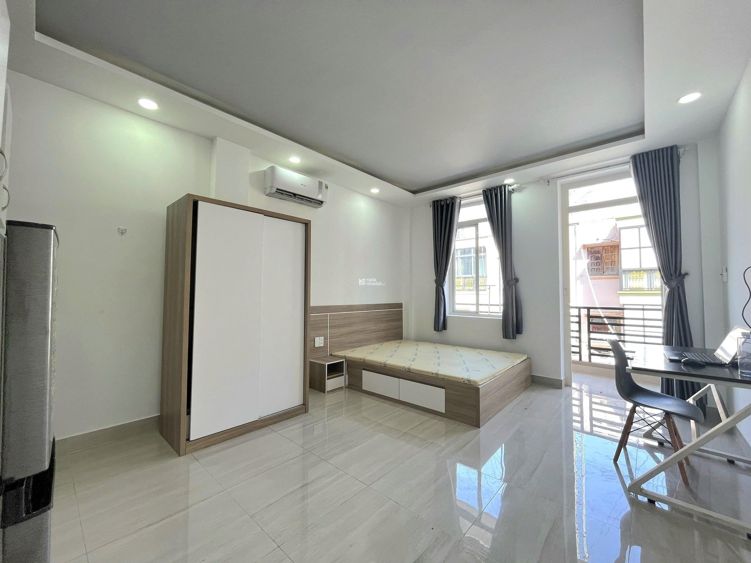 Cho thuê căn hộ quận 10, ban công lớn, thang máy, bảo vệ gần ĐH bách khoa, Huflit, UEH