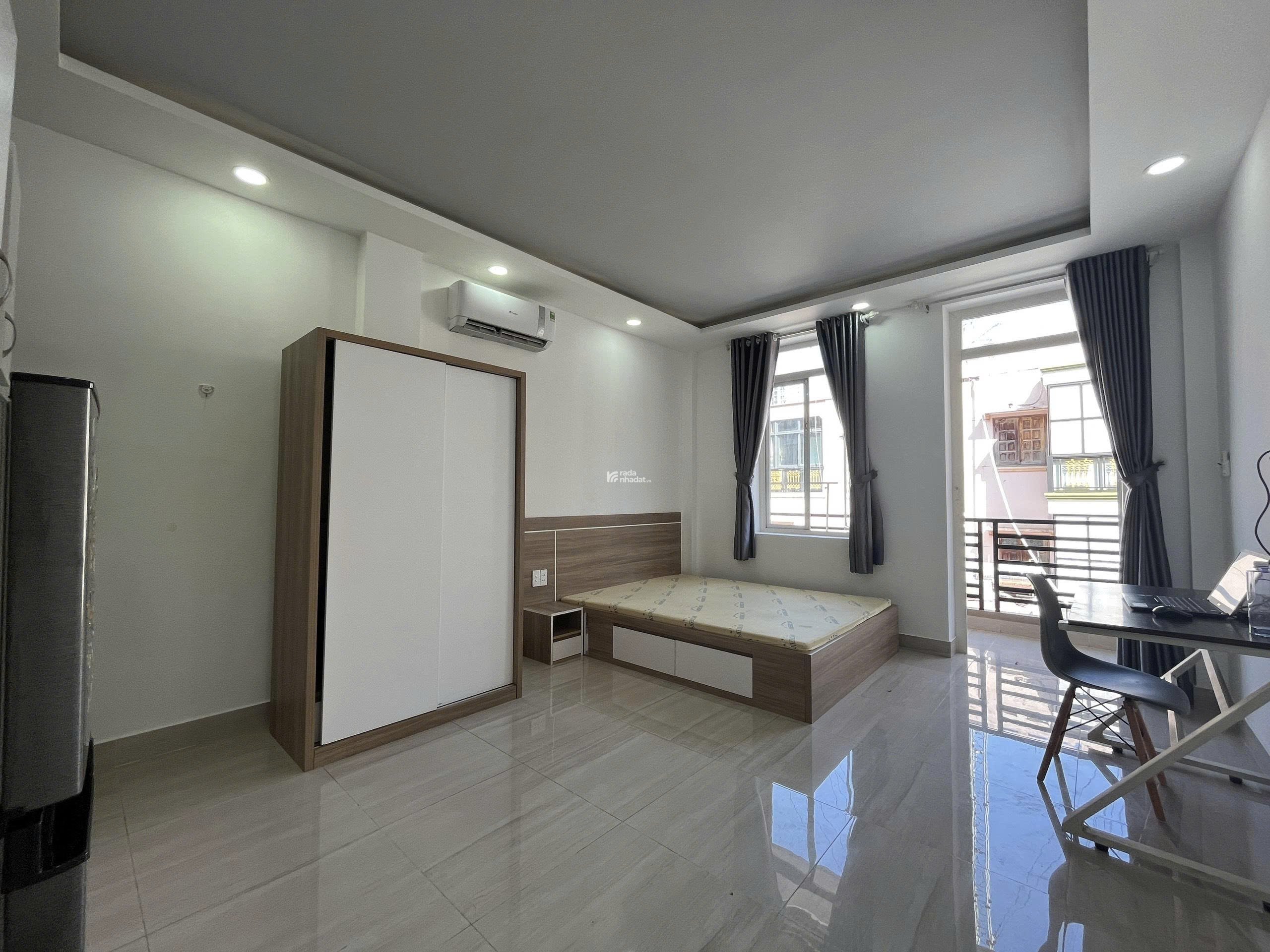Cho thuê căn hộ quận 10, ban công lớn, thang máy, bảo vệ gần ĐH bách khoa, Huflit, UEH