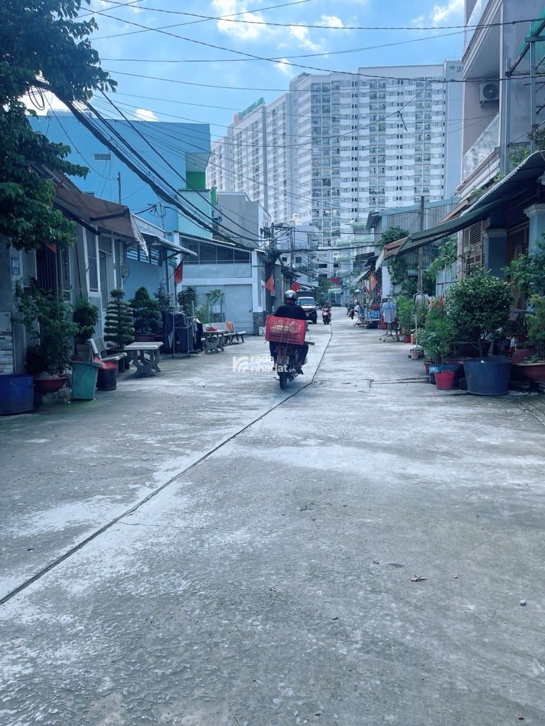 BÁN NHÀ KHU Y TẾ KỸ THUẬT CAO 55M2 5.X TỶ HẺM XE HƠI KẾ TÊN LỬA UBND BÌNH TÂN 