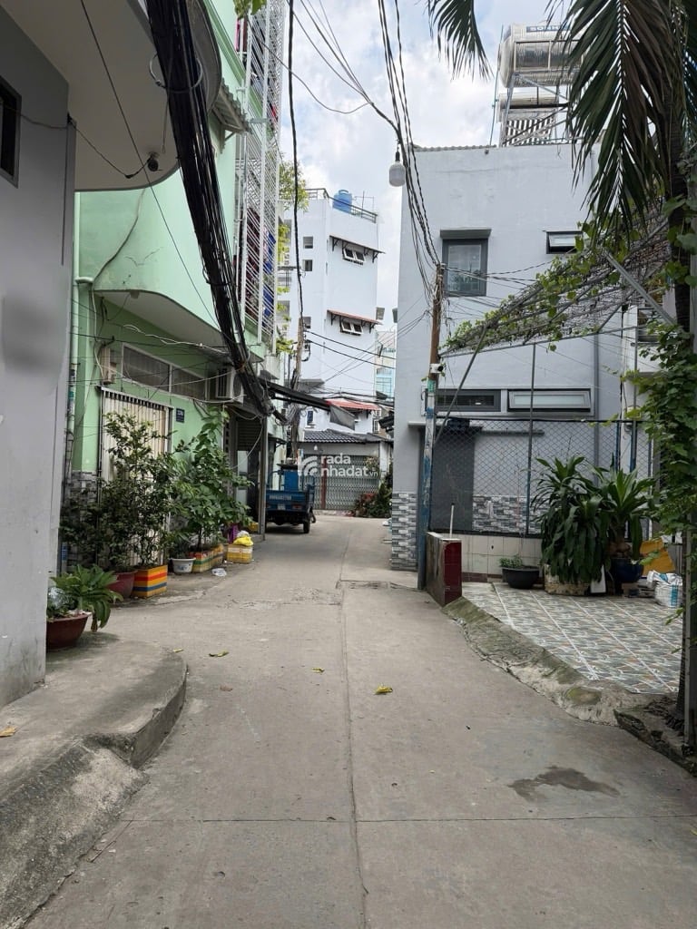 HẺM XE HƠI SÁT NHÀ, LẠC LONG QUÂN, TÂN BÌNH, 36M2 CÓ KC Ở NGAY. GIẢM 350TR CHỈ 5.7T TL 