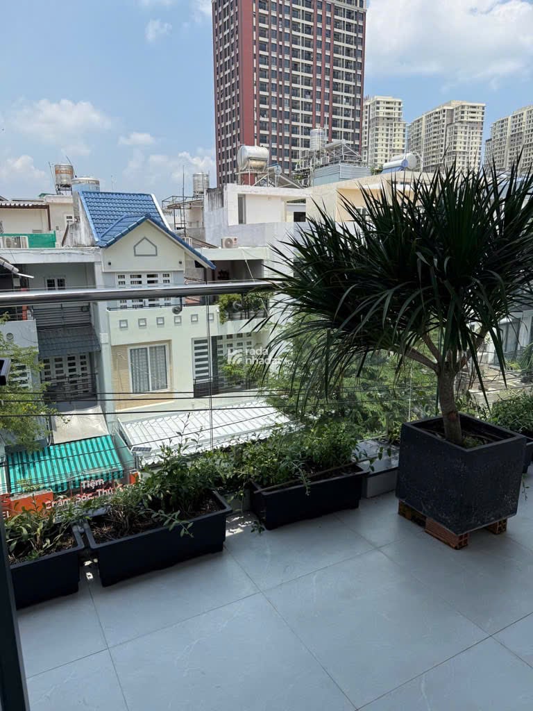 Phạm Hữu Lầu; 5x20m; 4 tầng; tiện kinh doanh; vào ở ngay; KDC hiện hữu