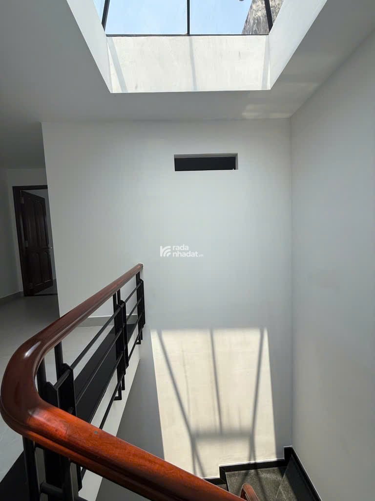 Phạm Hữu Lầu; 5x20m; 4 tầng; tiện kinh doanh; vào ở ngay; KDC hiện hữu