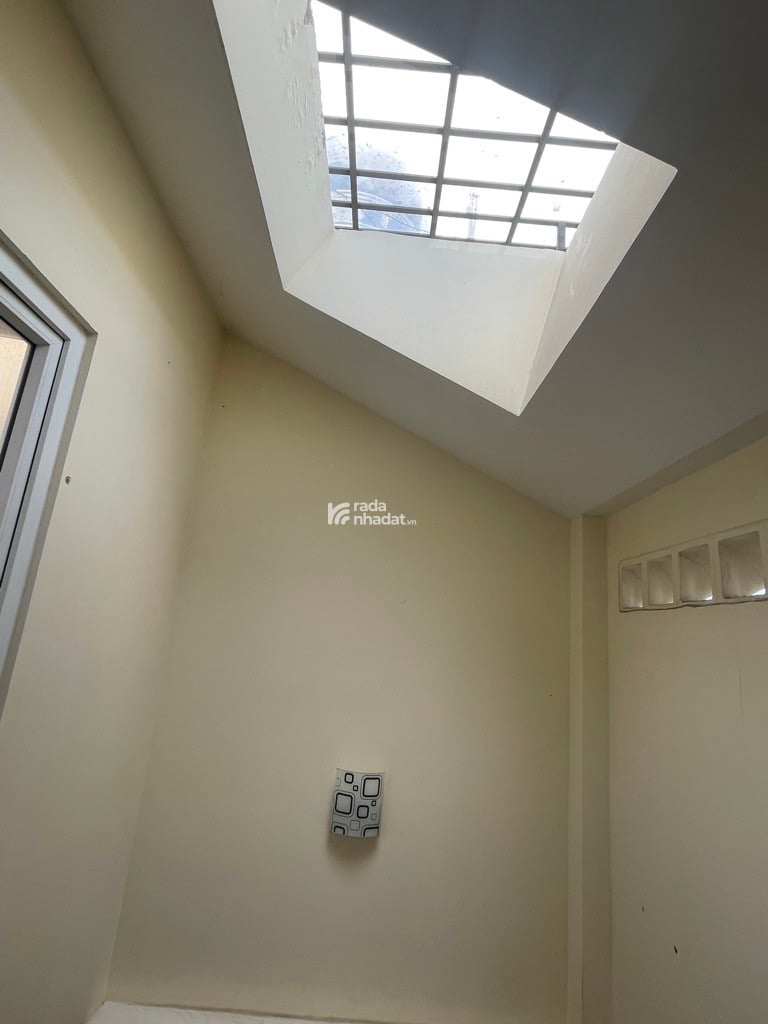 NGAY TRUNG TÂM QUẬN 1  NHÀ MỚI- 4 TẦNG BTCT - VÀO Ở NGAY 