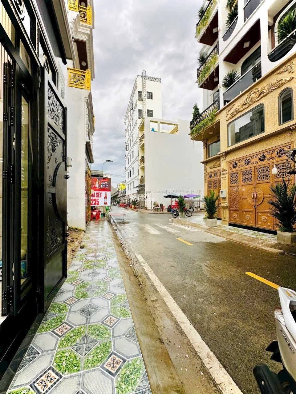 Bán nhà 1/ Bình Tân, cách chợ gò xoài 50m.