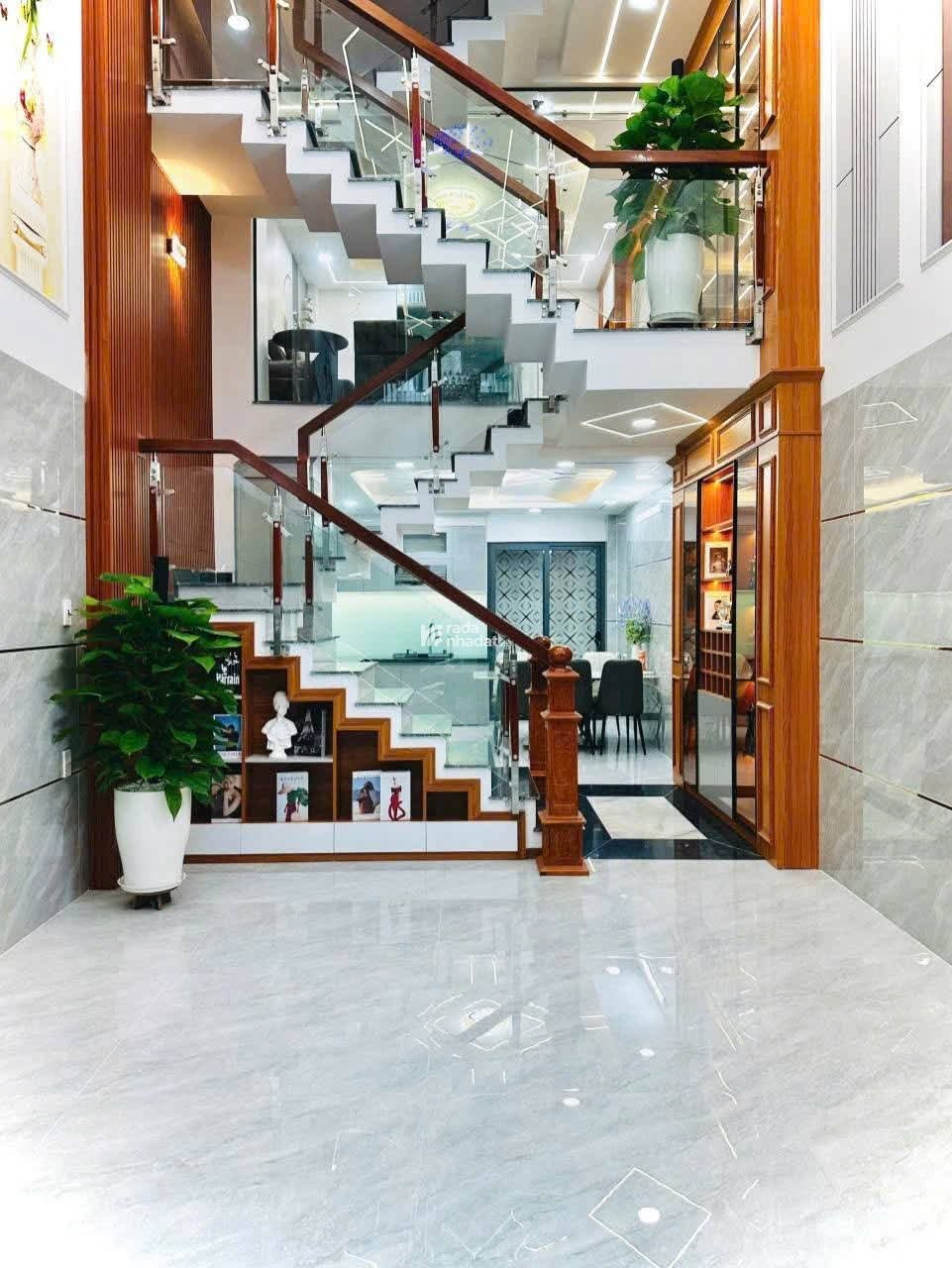 Bán nhà 1/ Bình Tân, cách chợ gò xoài 50m.