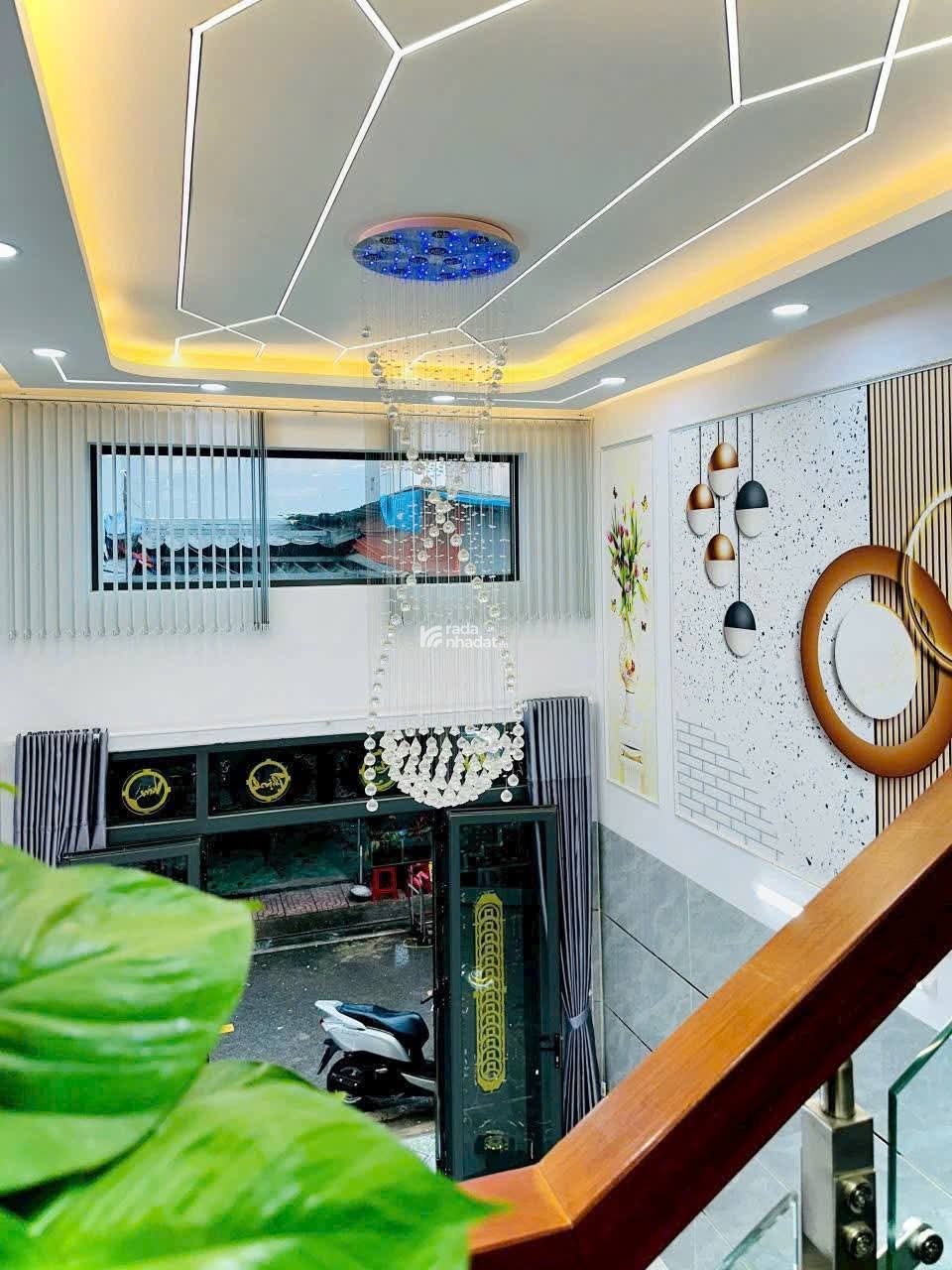 Bán nhà 1/ Bình Tân, cách chợ gò xoài 50m.