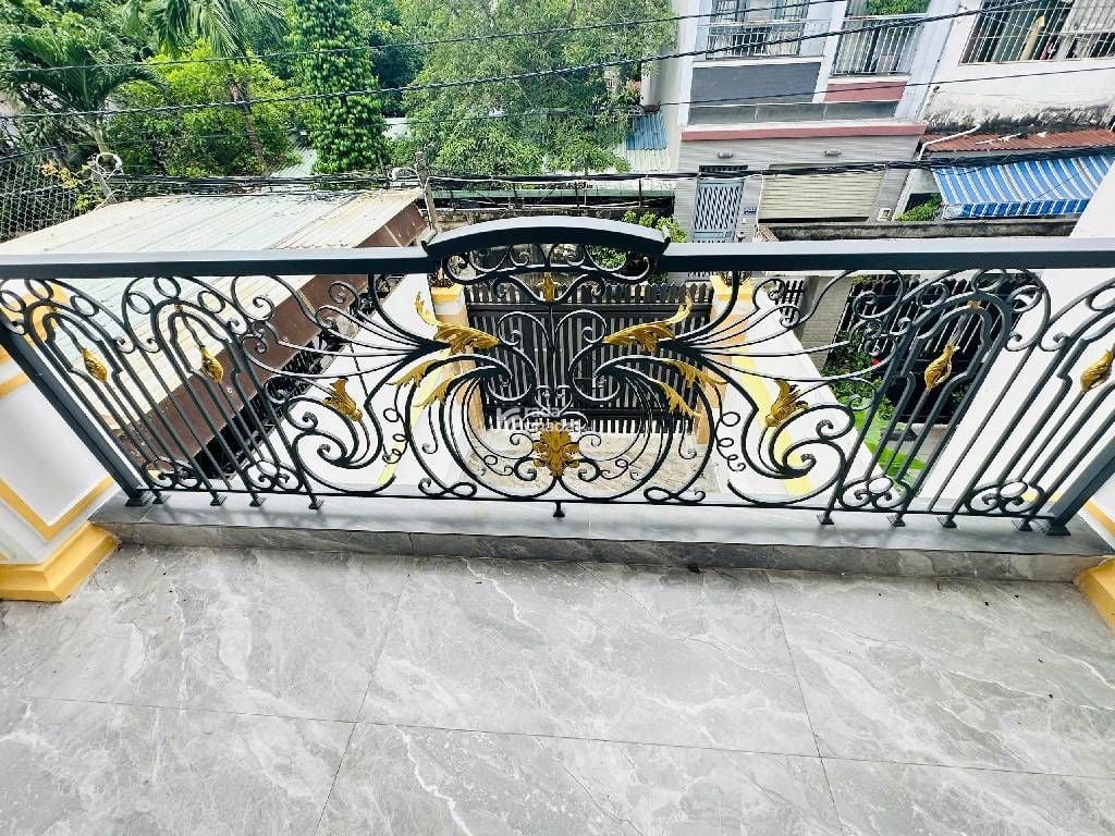 Nhà đẹp 4 tầng, DT 89m2, đường nhựa 8m, ô tô vào nhà, Phước Long B, Quận 9