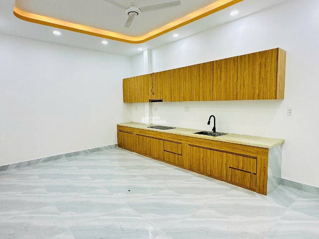 Nhà đẹp 4 tầng, DT 89m2, đường nhựa 8m, ô tô vào nhà, Phước Long B, Quận 9