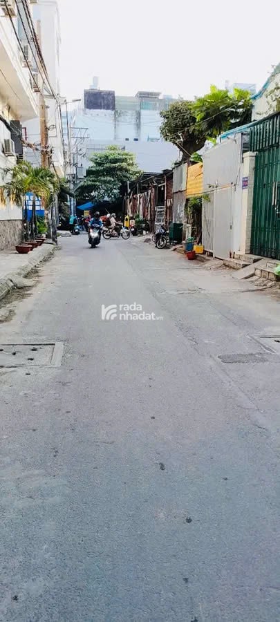 Nhà vào ở ngay, HXH Hòa Bình, 60m2, 4x15m, giá cực tốt!