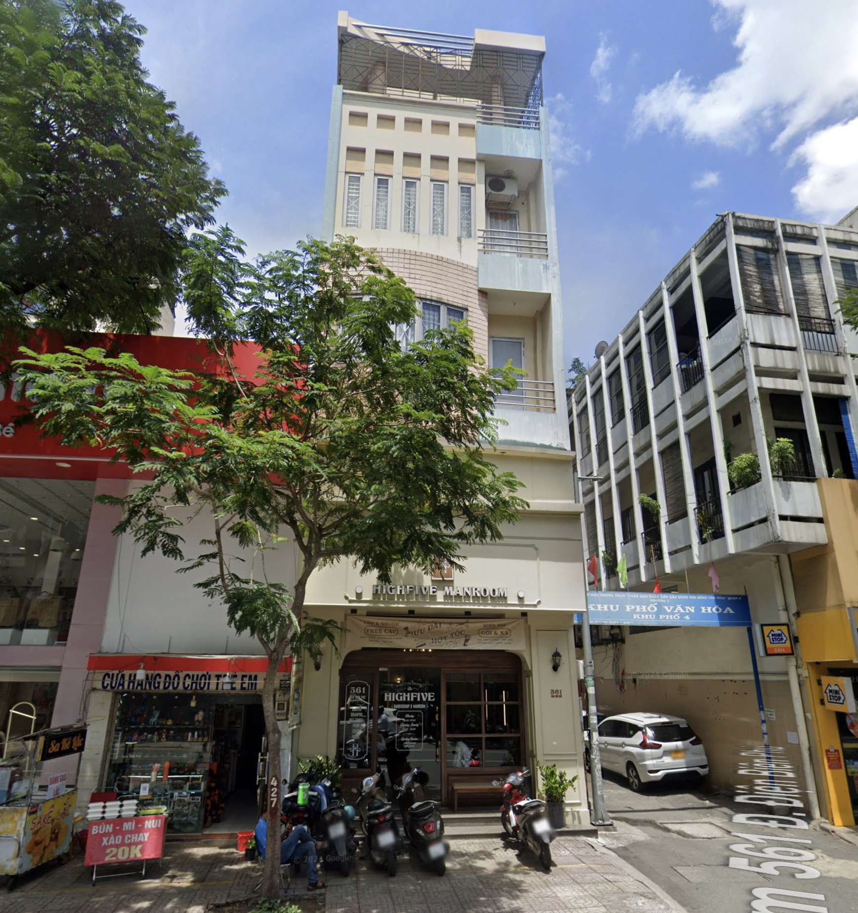 Mặt tiền siêu khan hiếm ngay Xuân Thuỷ - 9x10m - 5 tầng - 20 tỷ TL