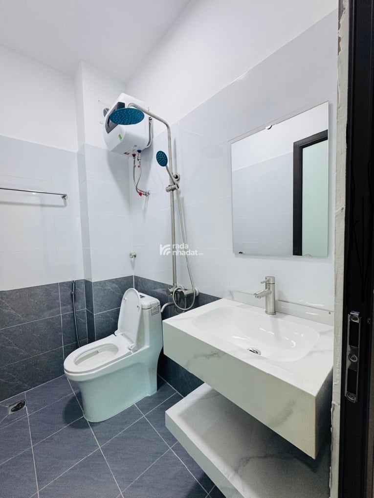 NHÀ ĐẸP 4 TẦNG - TRUNG TÂM CẦU GIẤY - SỔ VUÔNG 40M2 - 8.5 TỶ TRAO TAY