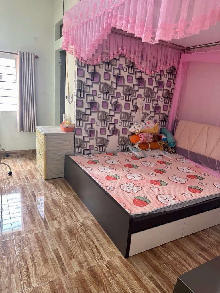 kết cấu : nhà 2 Tầng , trệt , lầu , 2pn , 2wc ..nhà 2 mặt tiền hẻm , nhà BTCT 