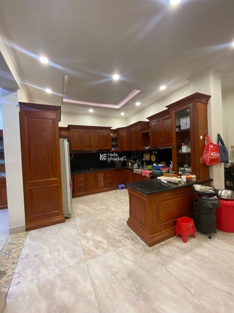 BIỆT THỰ MẶT TIỀN KHU ĐƯỜNG HOA PHÚ NHUẬN, 5 TẦNG MÁI THÁI 8X18 CHỈ 71,5 TỶ.