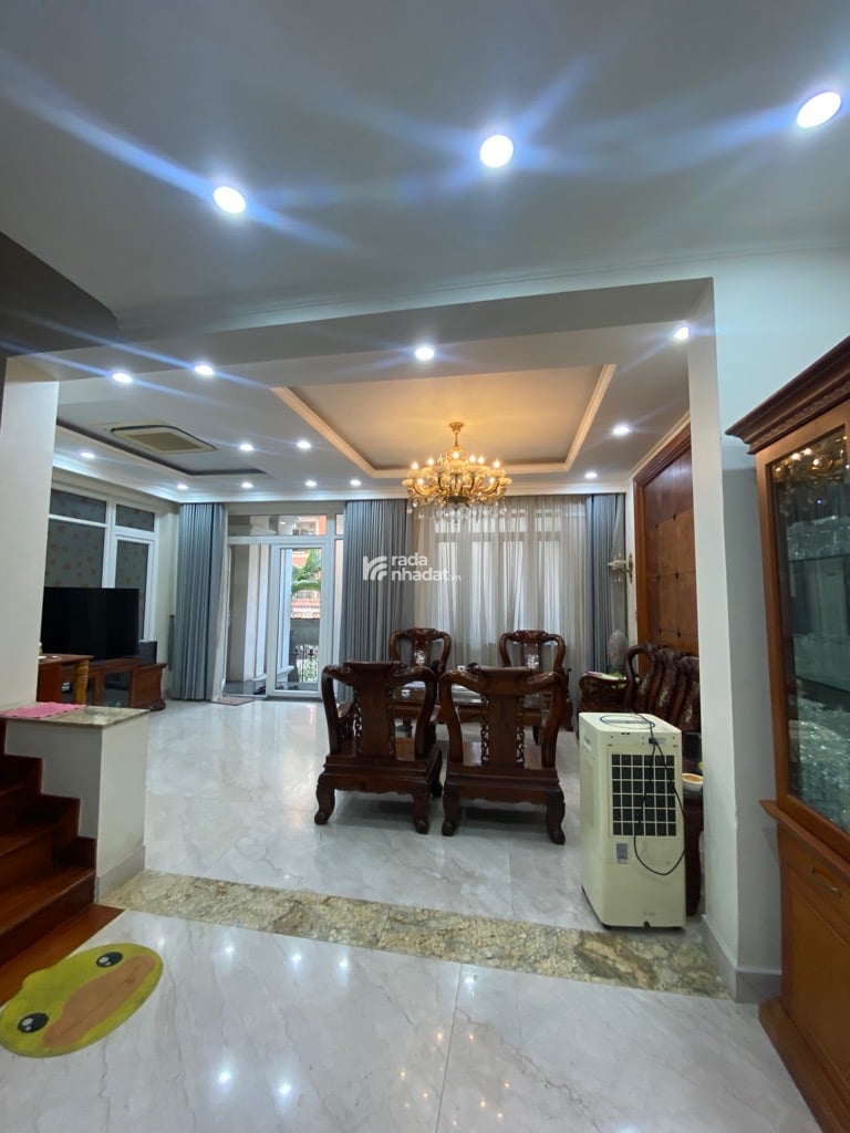BIỆT THỰ MẶT TIỀN KHU ĐƯỜNG HOA PHÚ NHUẬN, 5 TẦNG MÁI THÁI 8X18 CHỈ 71,5 TỶ.