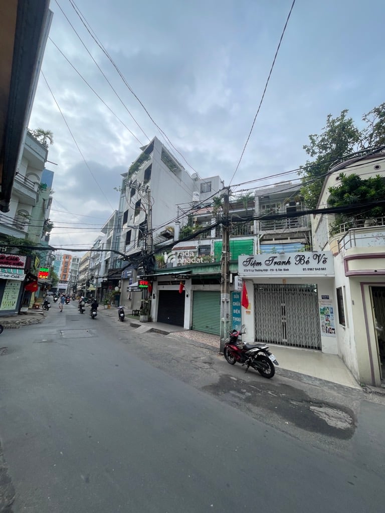 Gần trường ,gần chợ di chuyển nhanh chống sang các quận trung tâm 10,11,6,8,3,Tân Phú