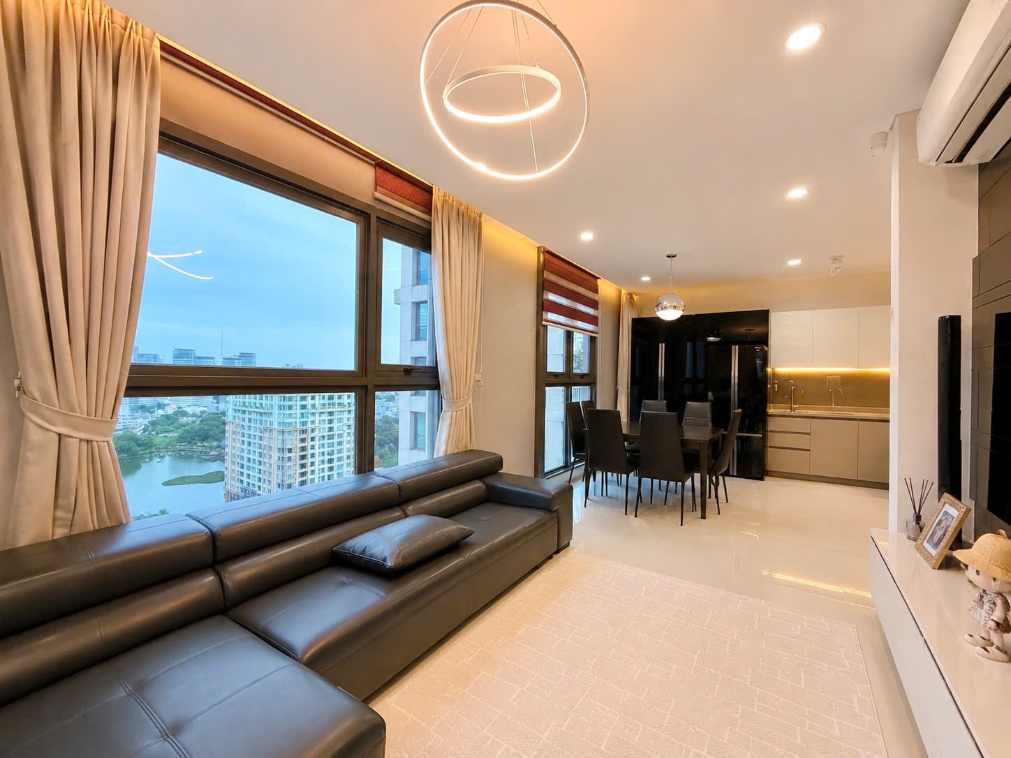 Bán căn hộ Pearl Plaza, 3PN 2WC căn góc 122m2 view Landmark 81