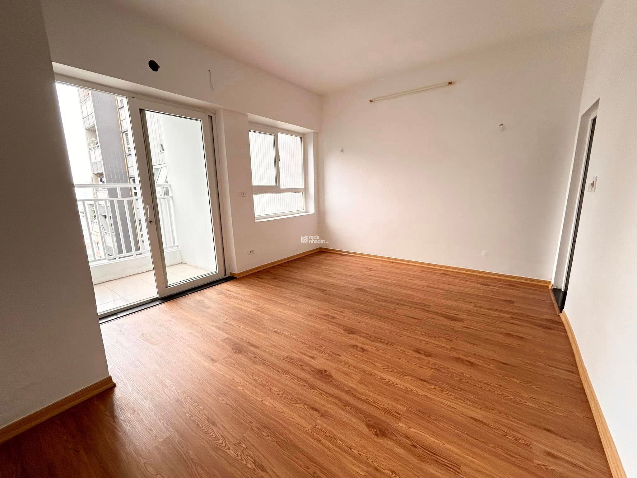 Bán gấp căn hộ chung cư Sông Hồng Park View - 165 Thái Hà, 85m2, 2PN để lại nội thất. LH 0372 004 ***