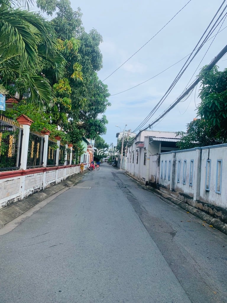 BÁN NHÀ KHU TÊN LỬA 128M2 NGANG 5M XE HƠI ĐỖ CỬA THU NHẬP 20TR/TH NHIK 6 TỶ 