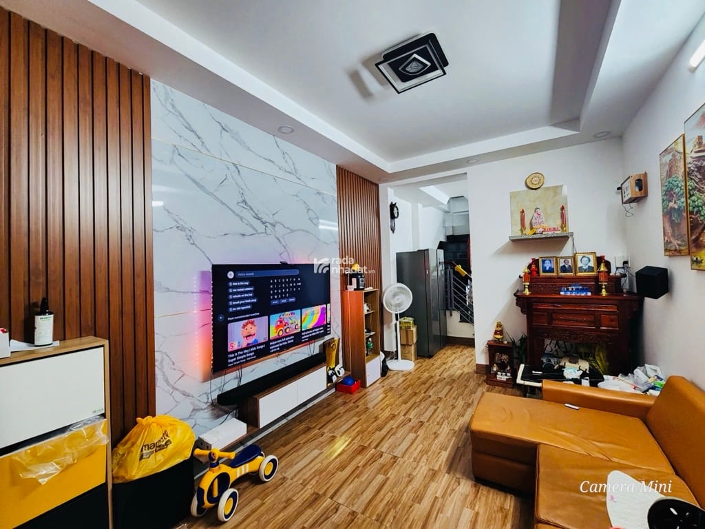 Bán nhà 4 tầng, 5 phòng ngủ, dt sử dụng 160m2, ĐS 51 Gò Vấp, 5 tỷ bé xíu