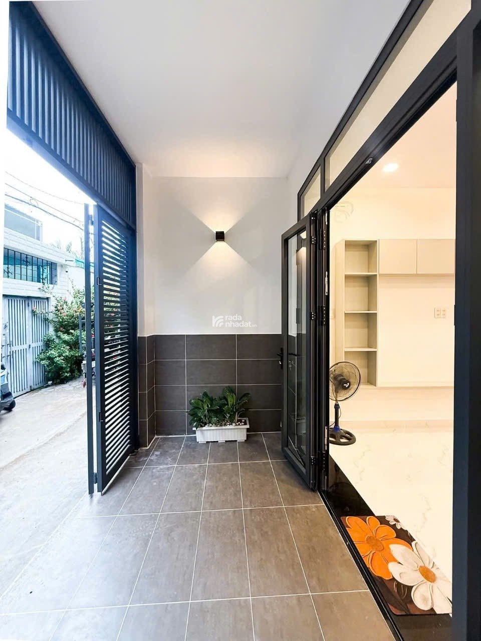 BÁN NHÀ BÌNH THẠNH MỚI XÂY GIÁ RẺ - HẺM TO, TẶNG NỘI THẤT - 56m2 VUÔNG VỨC -  GIÁ 7,75 TỶ CÒN BỚT