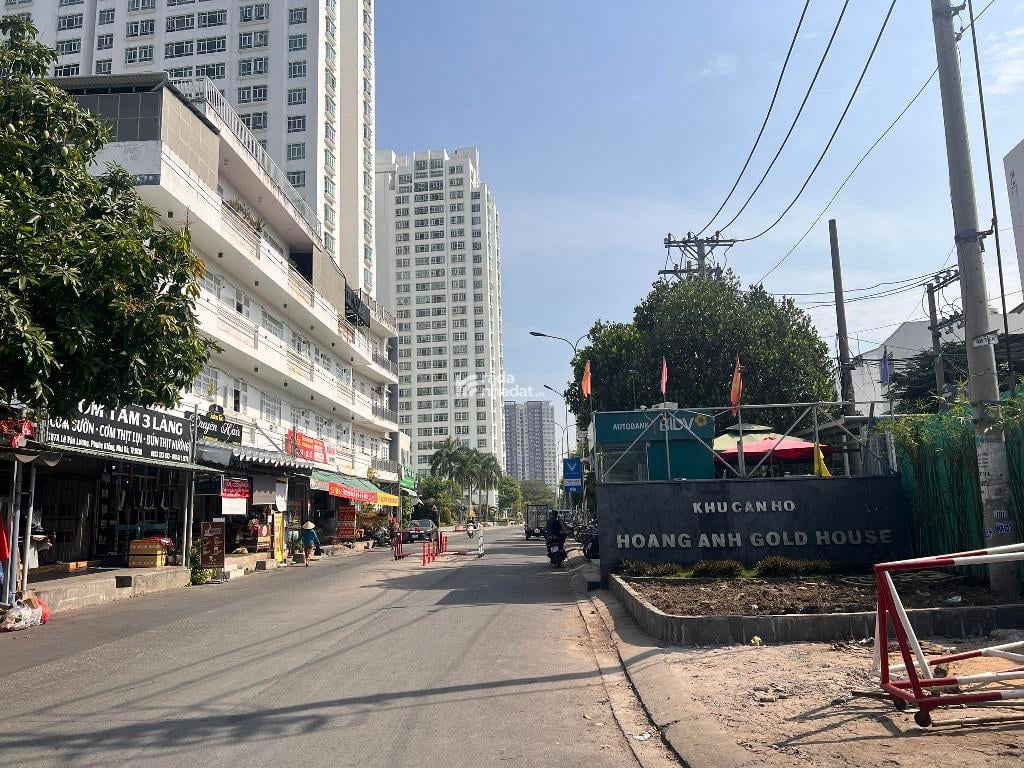 NHÀ LÊ VĂN LƯƠNG NHƠN ĐỨC. LÔ GÓC 2 MẶT TIỀN ĐƯỜNG NHỰA 20M. 133.3M2. 3 TẦNG. CHỈ 7.5 TỶ.