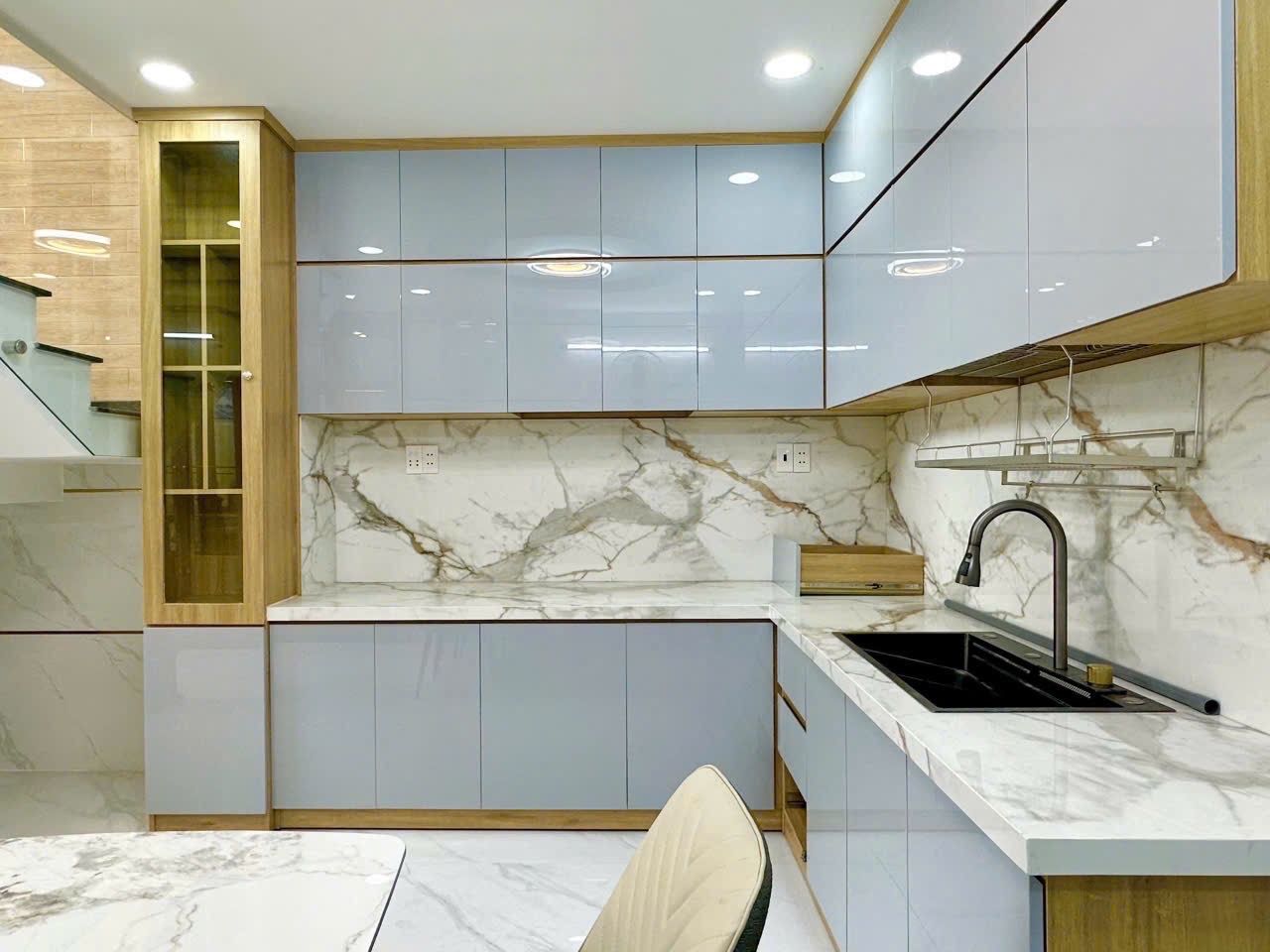 Nhà gì đẹp vậy ? Nhà tại Phan Văn Trị P11 Bình Thạnh, DT: 42m2 chỉ 4tỷ550tr. SHR.