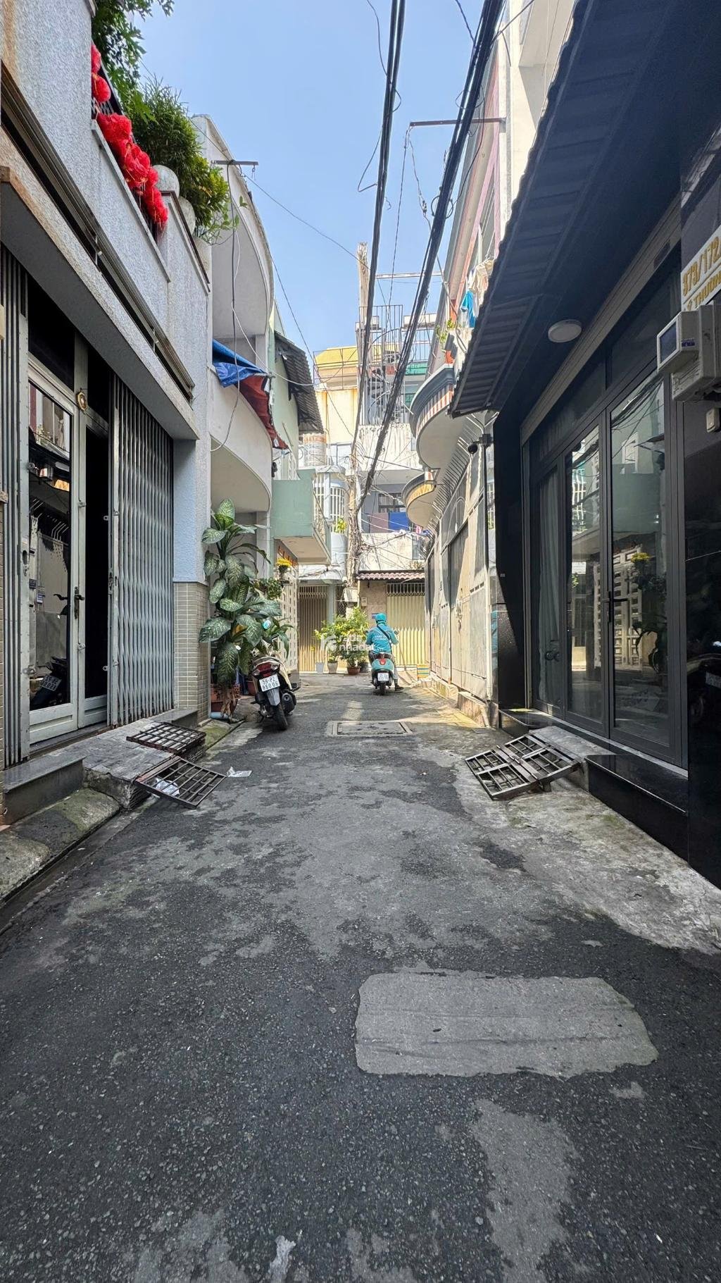 HẺM XE HƠI 373 LÝ THƯỜNG KIỆT, TÂN BÌNH, 50M2 CÓ KC Ở NGAY. GIẢM 350TR CHỈ CÒN 7.6T TL 