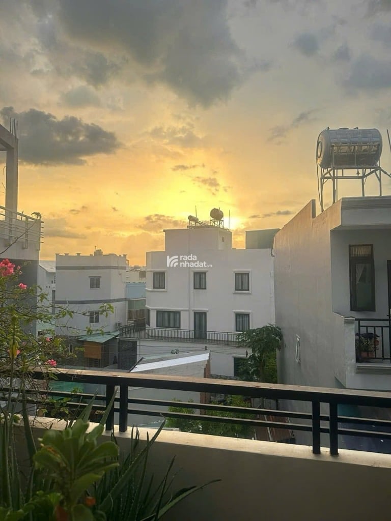 NHÀ ĐẸP 3 TẦNG (4.8/5x18) - HẺM XE HƠI ĐỖ CỬA - NỞ HẬU ĐẦY TÀI LỘC - NGAY AEON MALL TÂN PHÚ