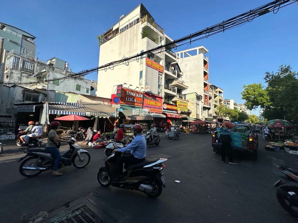 CĂN GÓC 2 MẶT TIỀN - KHU VỰC KINH DOANH BUÔN BÁN SẦM UẤT-HIẾM -NỞ HẬU TÀI LỘC - ĐANG CHO THUÊ 75 TR