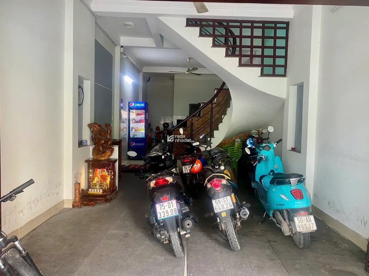 Nhà 4 tầng, 60m2, hẻm VIP Tân Sơn Nhì, Ở ngay hoặc kinh doanh tốt 10.5 tỷ