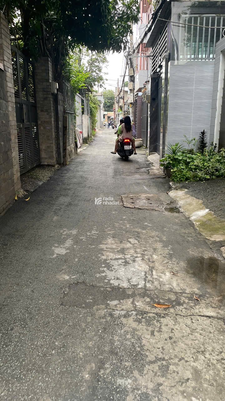 Bán Đất  Diện Tích 102 m2 Tặng Nhà 1 Trệt 1 lửng Ngay Thống Nhất P 16 Quận Gò Vấp