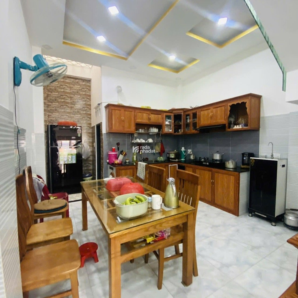 NGAY HƯƠNG LỘ 2 - GIÁP TÂN PHÚ - KỀ BÊN QUẬN 11 - NGAY NGÃ TƯ 4 XÃ