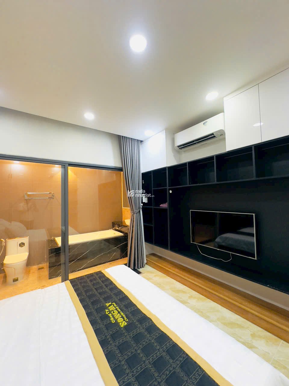 Siêu phẩm mặt tiền Nguyễn Chí Thanh Q10 - 5 tầng ST nở hậu chỉ 16.8 tỷ