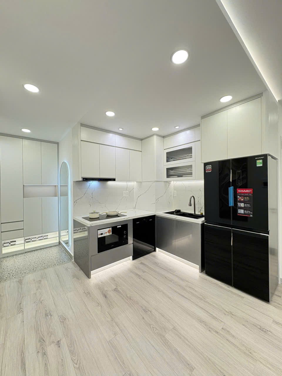 Bán căn hộ Sky garden 2, gần ĐH RMIT, Phú Mỹ Hưng, Q7, 3PN nhà mới đẹp 