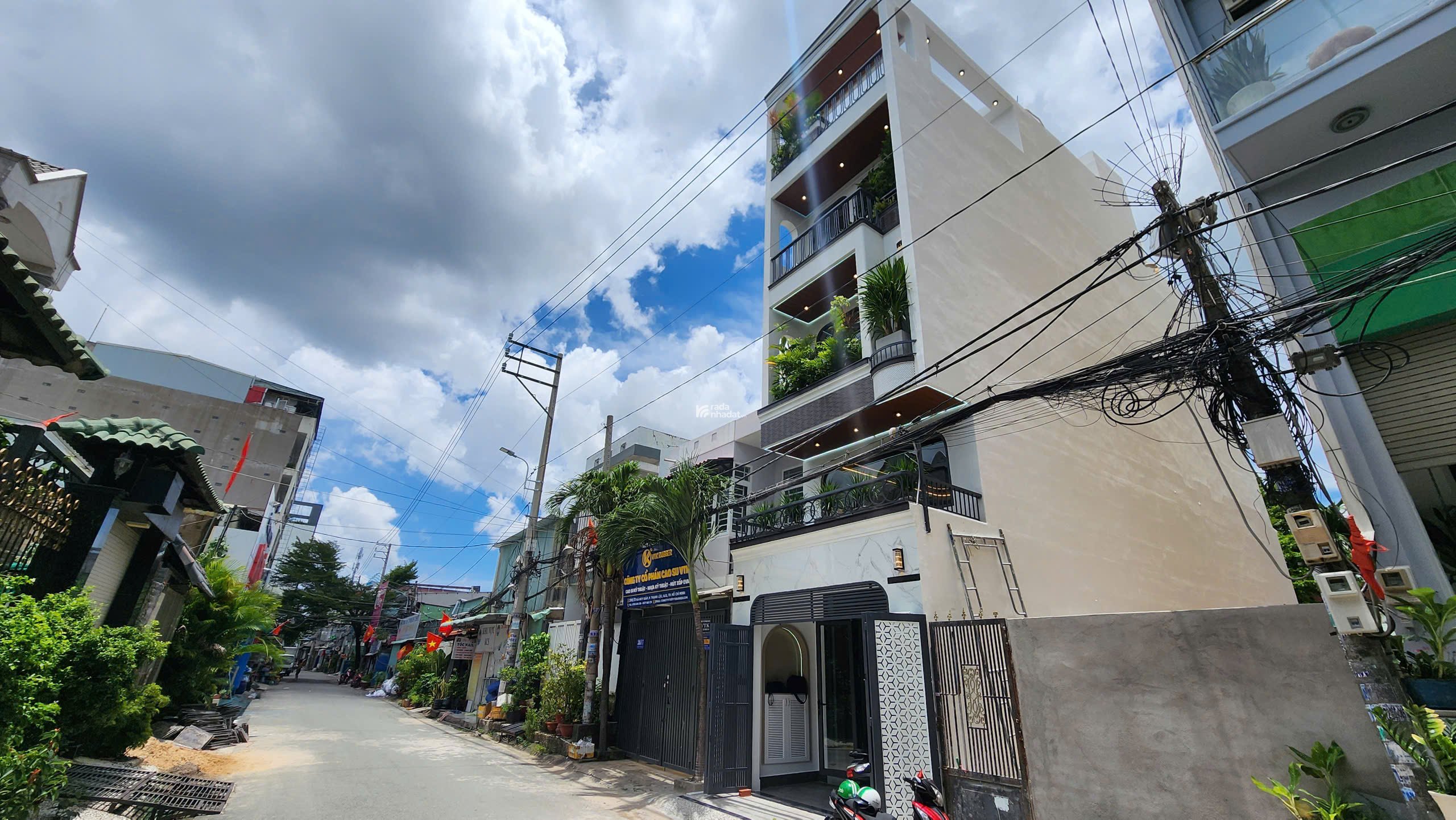 NHÀ PHỐ THANG MÁY - ĐẲNG CẤP - 4 TẦNG - FULL NỘI THẤT NGAY NGÃ TƯ GA - QUẬN 12