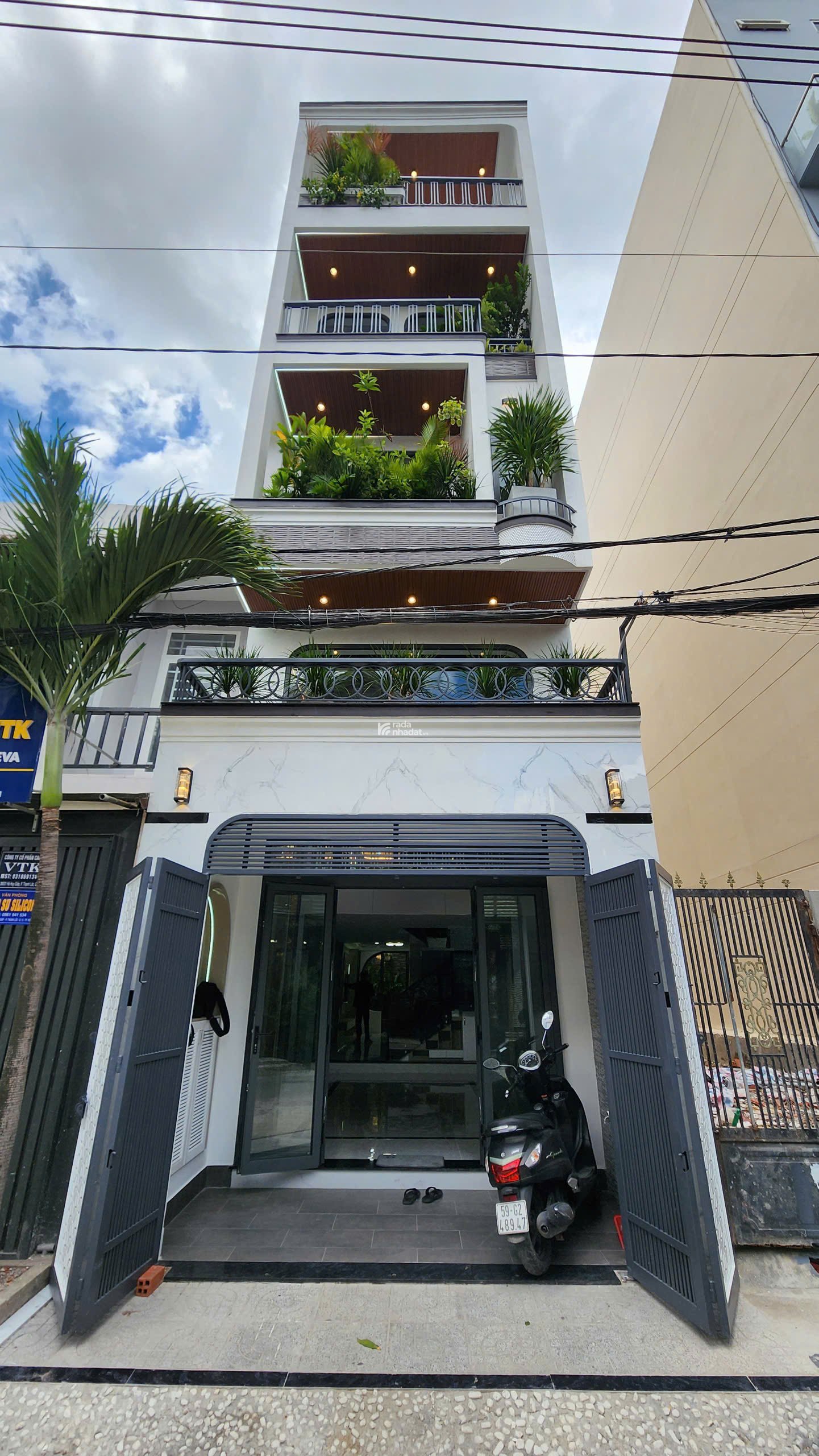 NHÀ PHỐ THANG MÁY - ĐẲNG CẤP - 4 TẦNG - FULL NỘI THẤT NGAY NGÃ TƯ GA - QUẬN 12